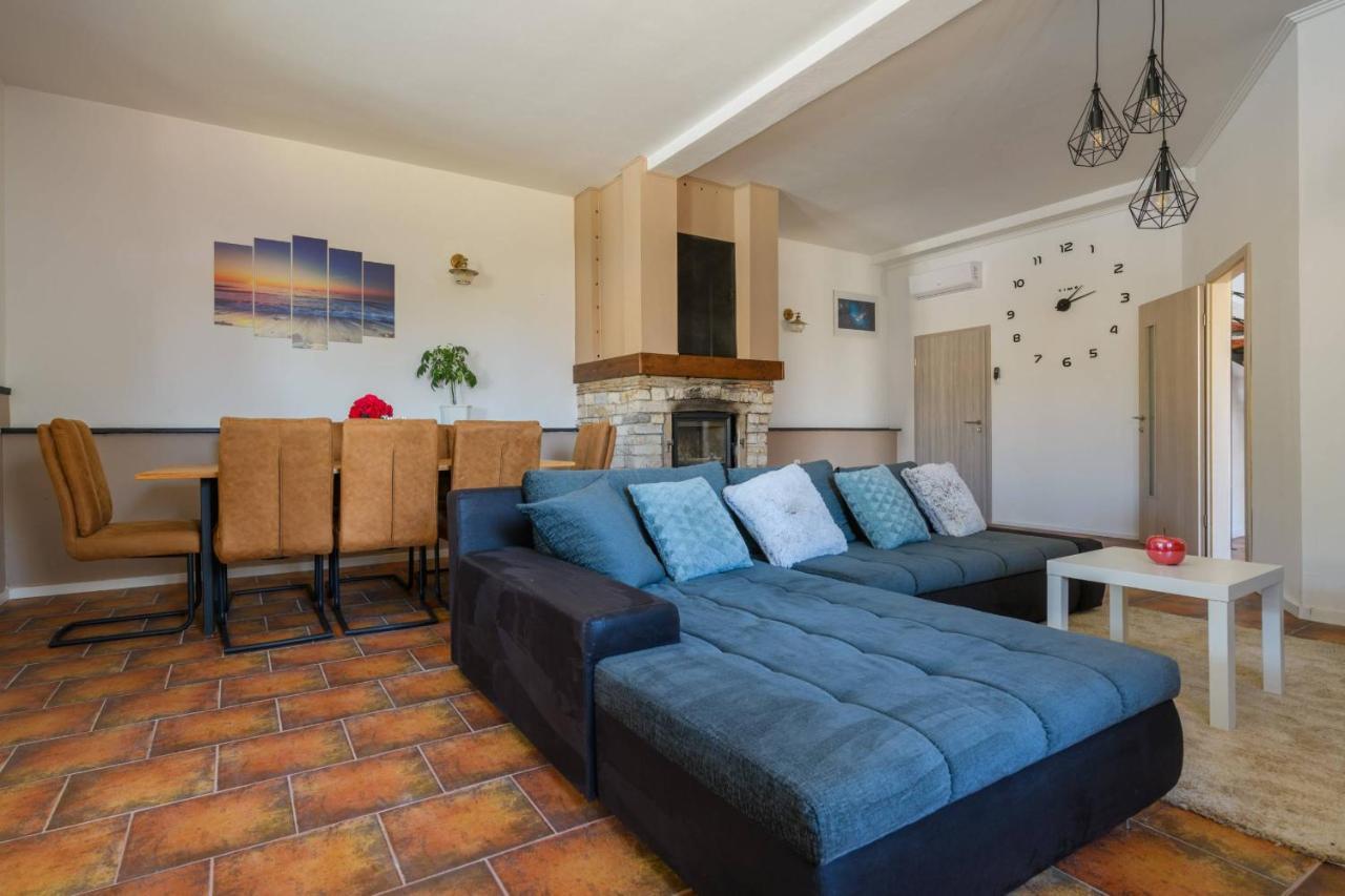 Holiday House Boky 보드냔 외부 사진