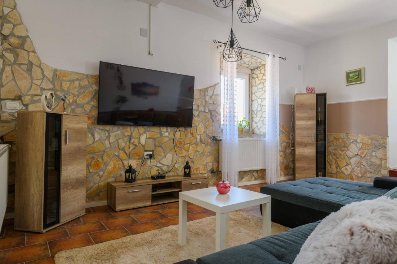 Holiday House Boky 보드냔 외부 사진