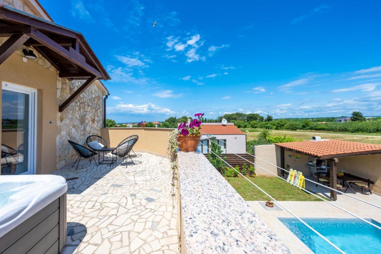 Holiday House Boky 보드냔 외부 사진